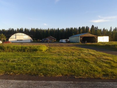 Tultiin Kimmon ja Arskan kanssa Haapavedelle yöksi ja seuraavana päivänä lennettiin.